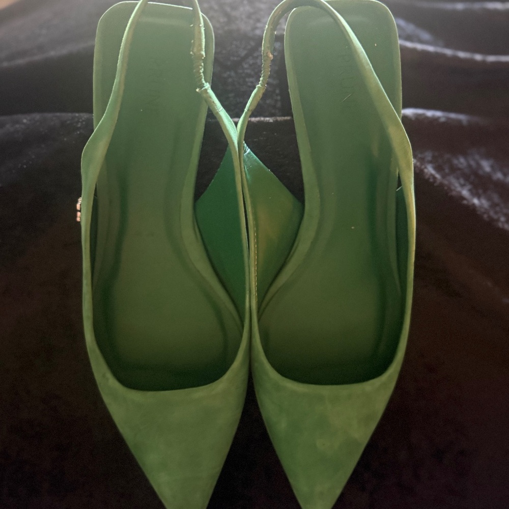 SOLD - Emerald Green Pointed Toe Slingback